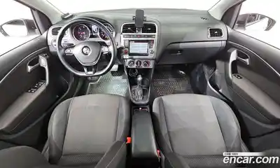 Volkswagen Polo 2015 1.4 автомат (гидро), миниатюра 7