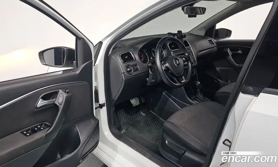 Volkswagen Polo 2015 1.4 автомат (гидро), фото 10