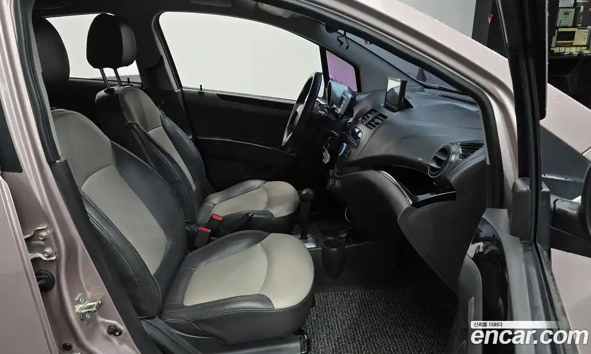Chevrolet Spark 2012 1.0 автомат (гидро), фото 16