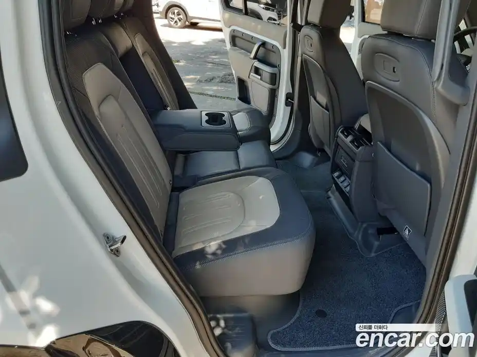 Land Rover Defender 2021 2.0 автомат (гидро), фото 13