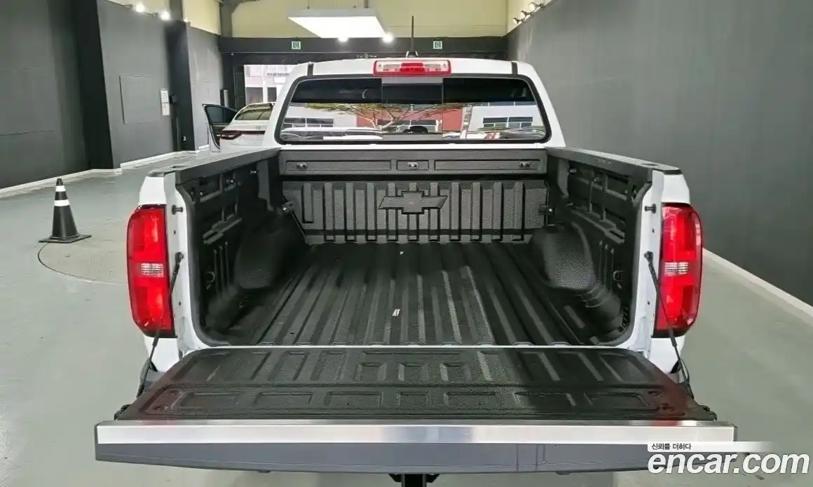 Chevrolet Colorado 2022 3.6 автомат (гидро), фото 15