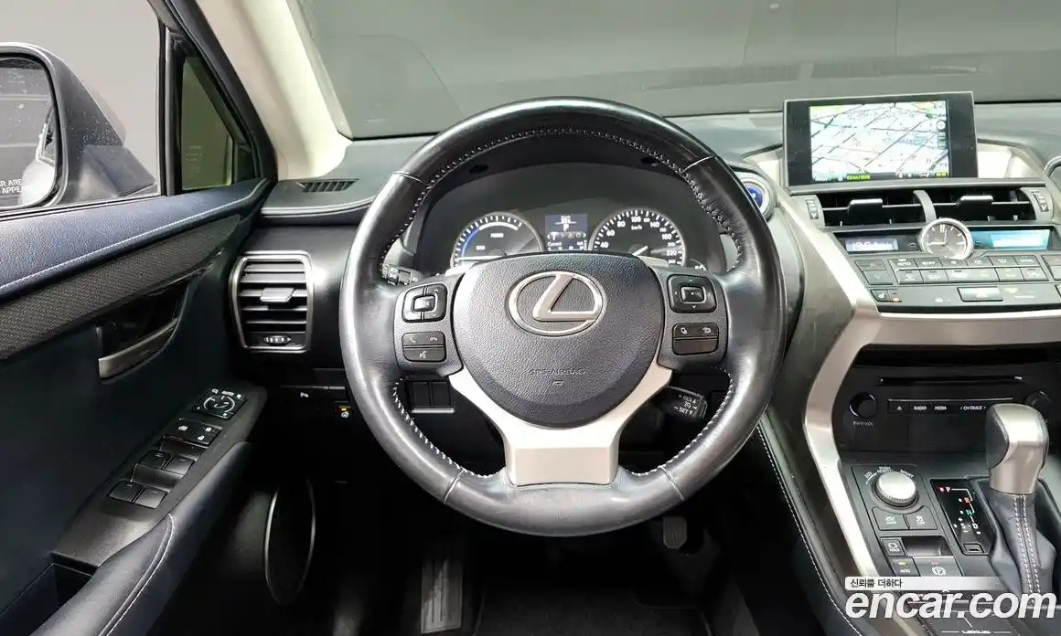 Lexus NX 2016 2.5 автомат (гидро), фото 13 Lexus NX 2016 2.5 автомат (гидро), фото 13