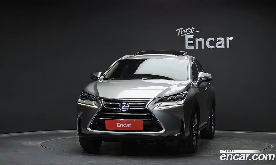 Lexus NX 2016 2.5 автомат (гидро), фото 3 Lexus NX 2016 2.5 автомат (гидро), фото 3