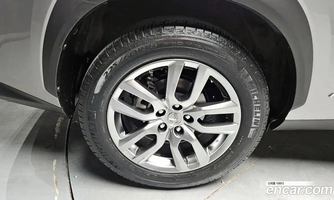 Lexus NX 2016 2.5 автомат (гидро), фото 5 Lexus NX 2016 2.5 автомат (гидро), фото 5