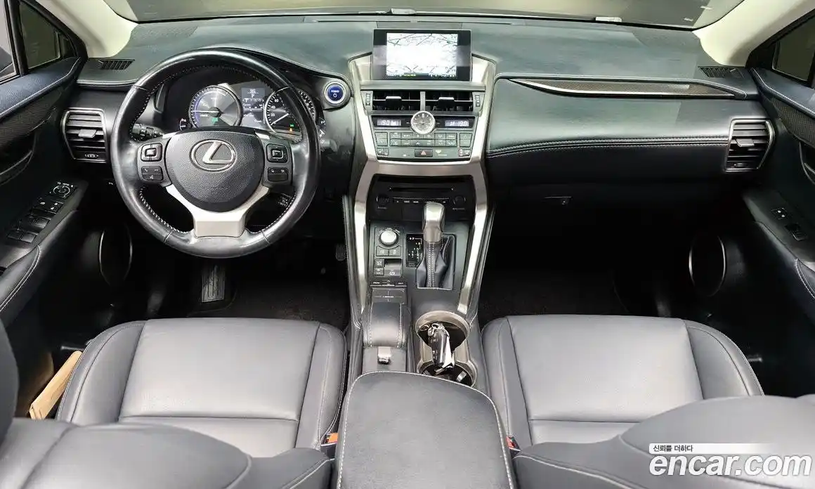 Lexus NX 2016 2.5 автомат (гидро), фото 7 Lexus NX 2016 2.5 автомат (гидро), фото 7