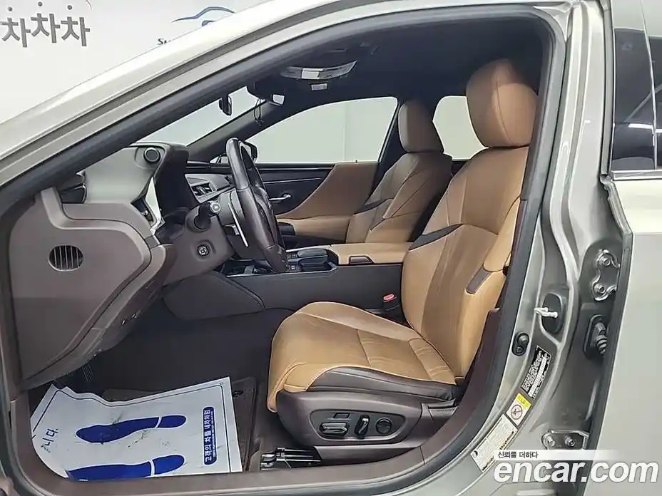 Lexus ES 2018 2.5 автомат (гидро), фото 11 Lexus ES 2018 2.5 автомат (гидро), фото 11