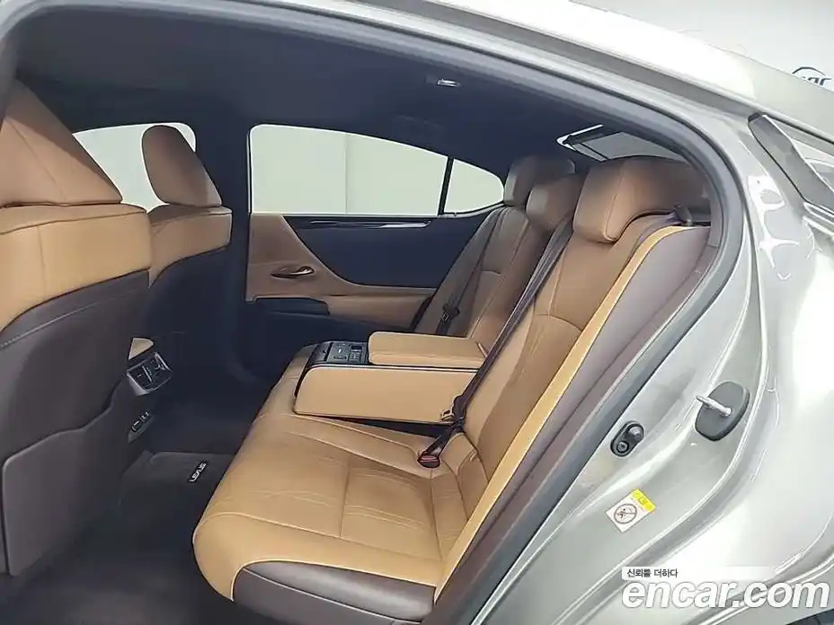 Lexus ES 2018 2.5 автомат (гидро), фото 12 Lexus ES 2018 2.5 автомат (гидро), фото 12