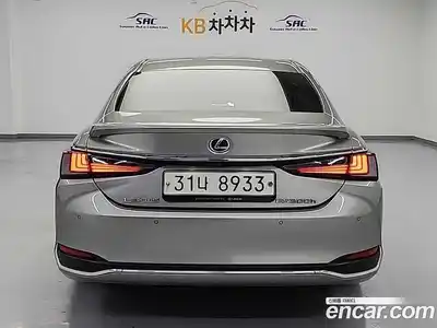 Lexus ES 2018 2.5 автомат (гидро), миниатюра 3 Lexus ES 2018 2.5 автомат (гидро), миниатюра 3