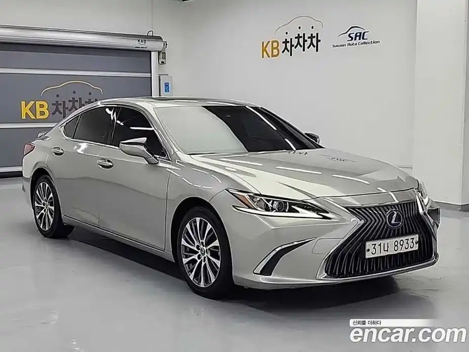 Lexus ES 2018 2.5 автомат (гидро), фото 4 Lexus ES 2018 2.5 автомат (гидро), фото 4