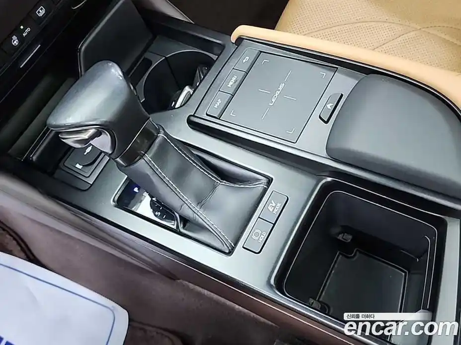 Lexus ES 2018 2.5 автомат (гидро), фото 8 Lexus ES 2018 2.5 автомат (гидро), фото 8
