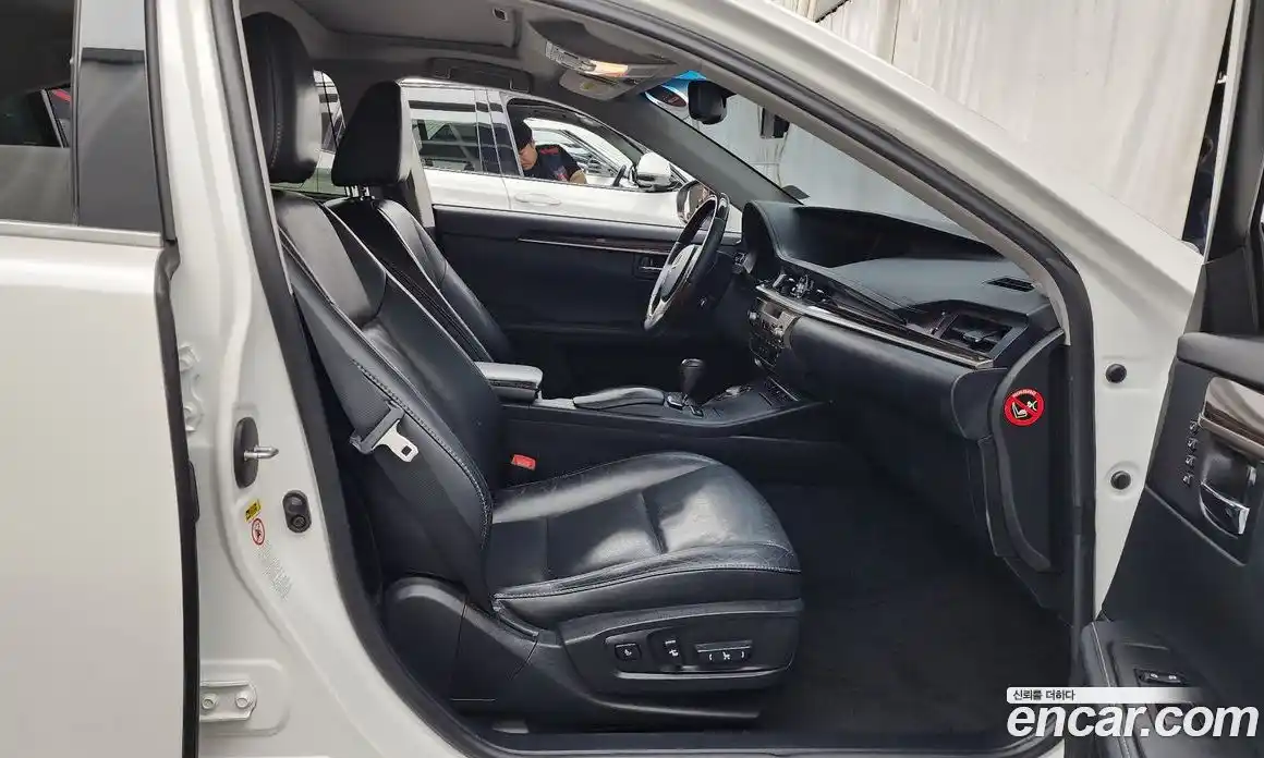Lexus ES 2012 2.5 автомат (гидро), фото 11 Lexus ES 2012 2.5 автомат (гидро), фото 11
