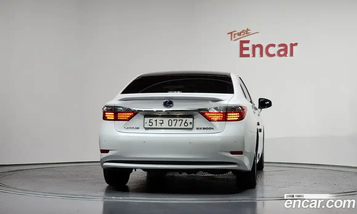 Lexus ES 2012 2.5 автомат (гидро), фото 4 Lexus ES 2012 2.5 автомат (гидро), фото 4