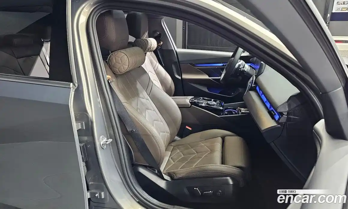 BMW 5 серия 2025 2.0 автомат (гидро), фото 12
