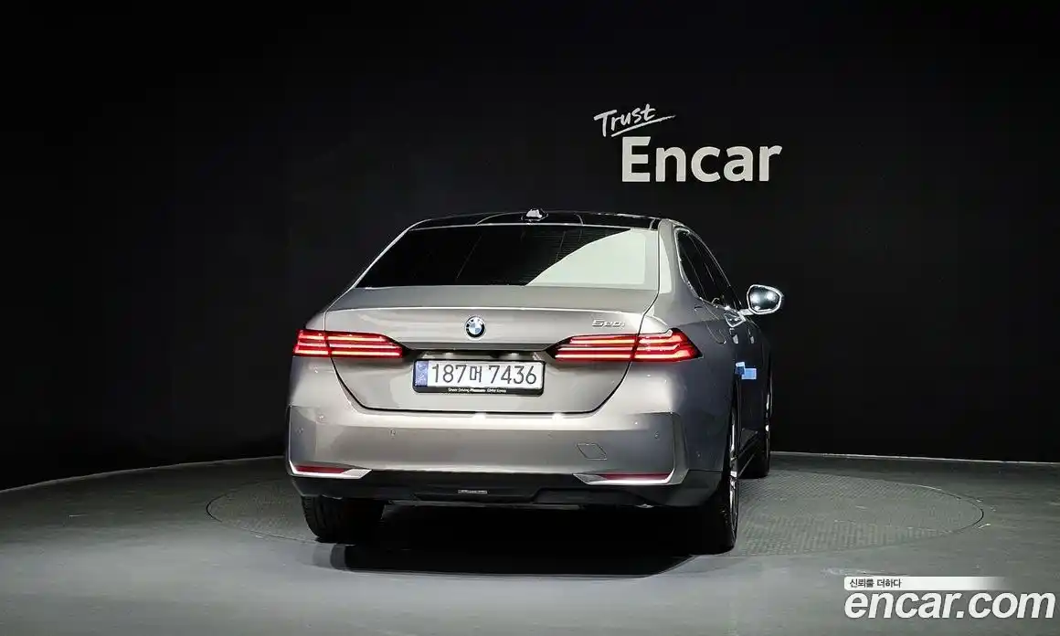 BMW 5 серия 2025 2.0 автомат (гидро), фото 4