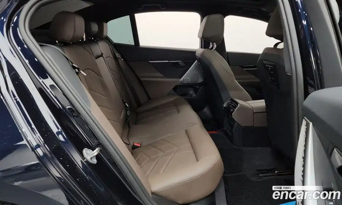 BMW 5 серия 2024 2.0 автомат (гидро), фото 17