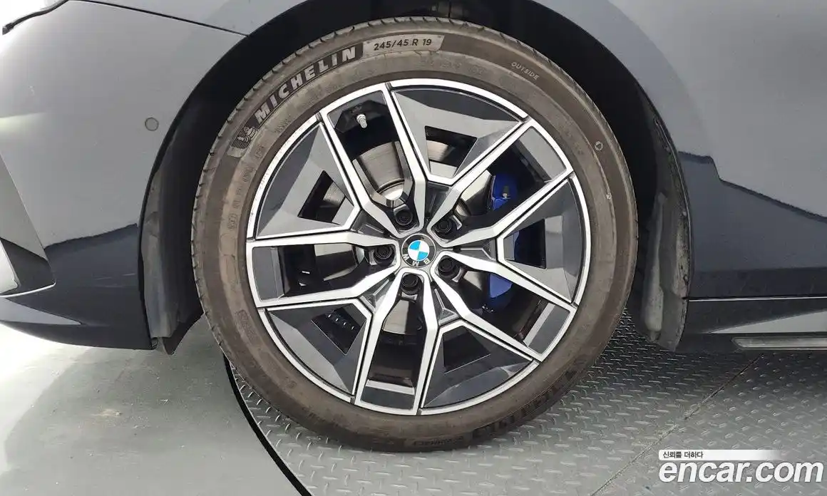 BMW 5 серия 2024 2.0 автомат (гидро), фото 5