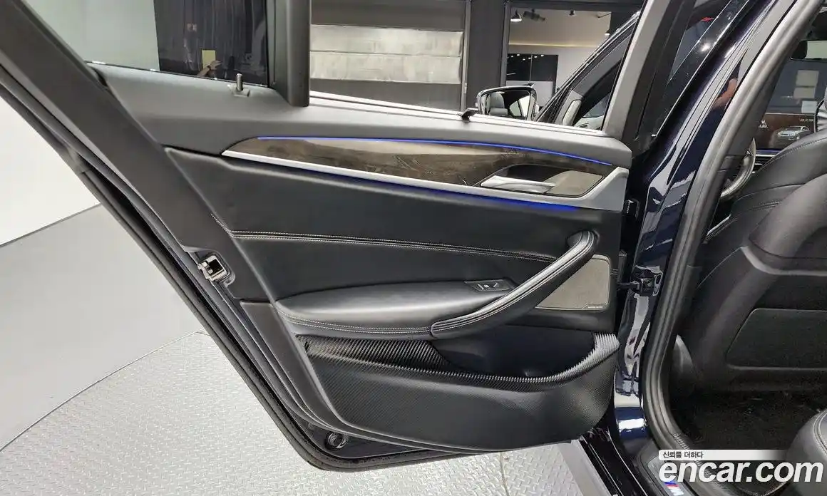 BMW 5 серия 2017 3.0 автомат (гидро), фото 14