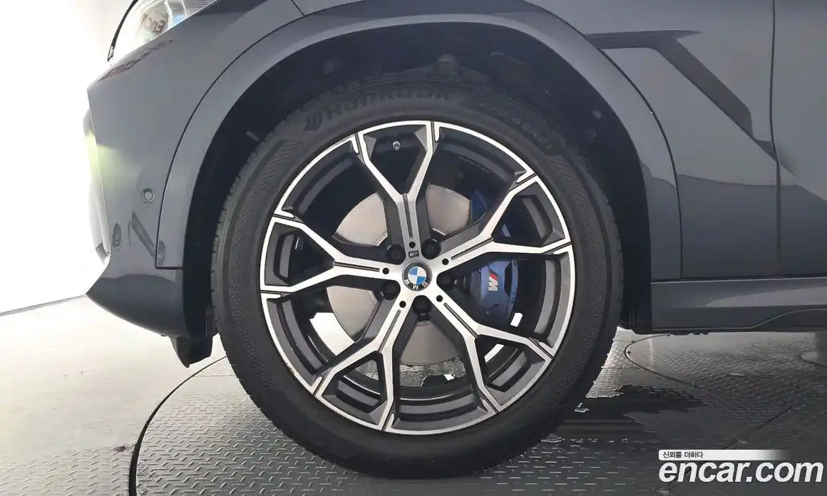 BMW X6 2022 3.0 автомат (гидро), фото 5
