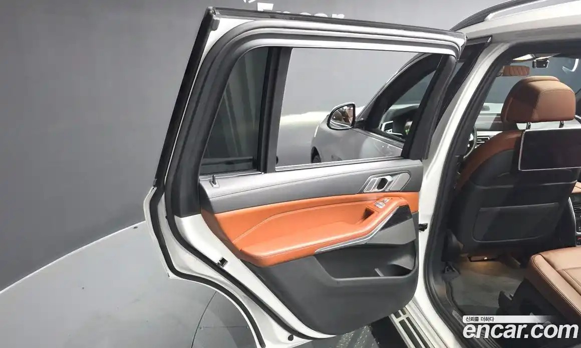 BMW X7 2021 3.0 автомат (гидро), фото 15