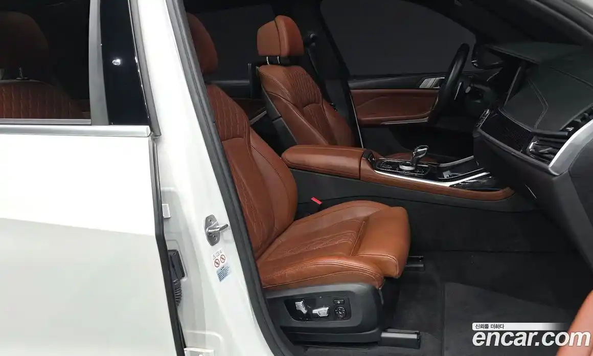 BMW X7 2021 3.0 автомат (гидро), фото 17