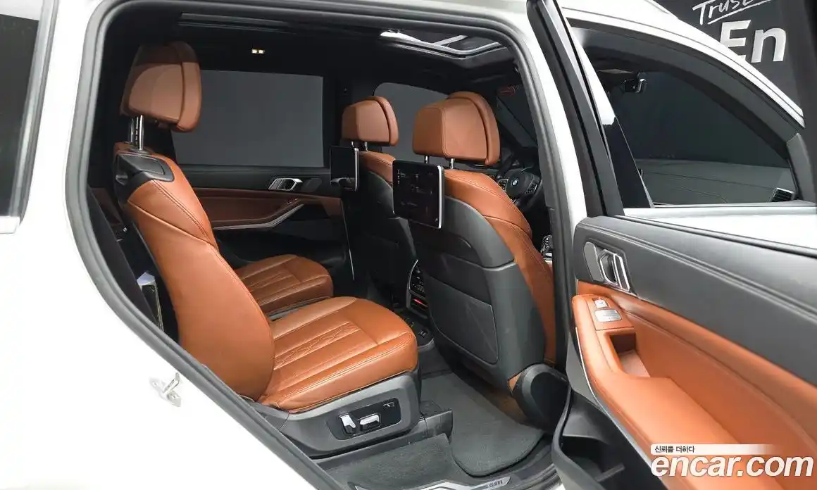 BMW X7 2021 3.0 автомат (гидро), фото 18