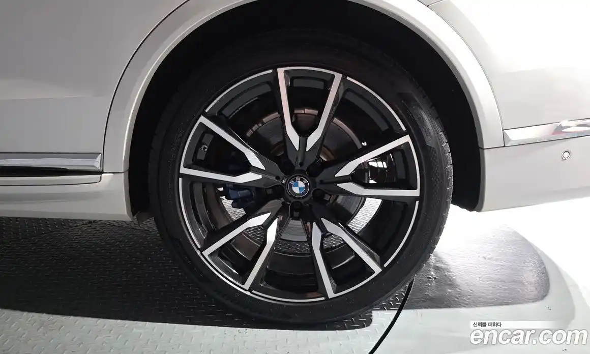 BMW X7 2021 3.0 автомат (гидро), фото 7