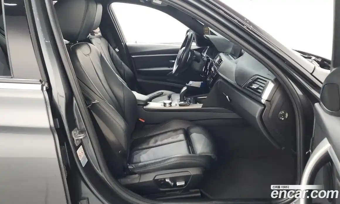 BMW 3 серия 2018 2.0 автомат (гидро), фото 16