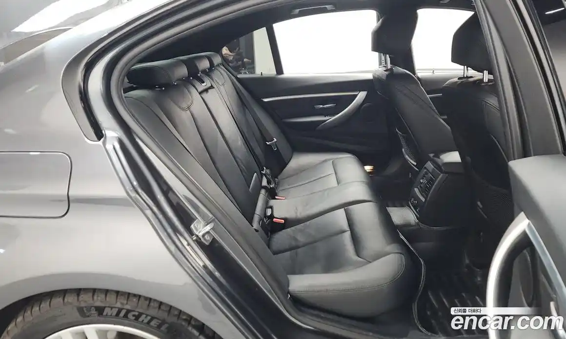 BMW 3 серия 2018 2.0 автомат (гидро), фото 17