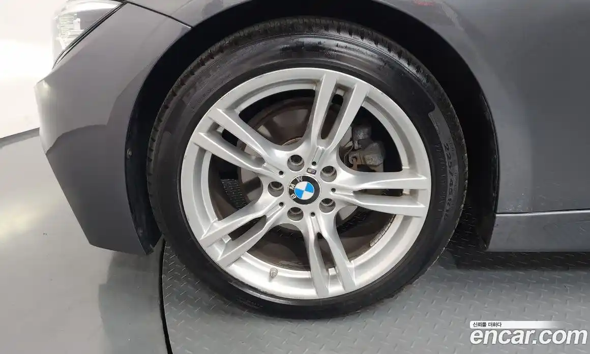 BMW 3 серия 2018 2.0 автомат (гидро), фото 5
