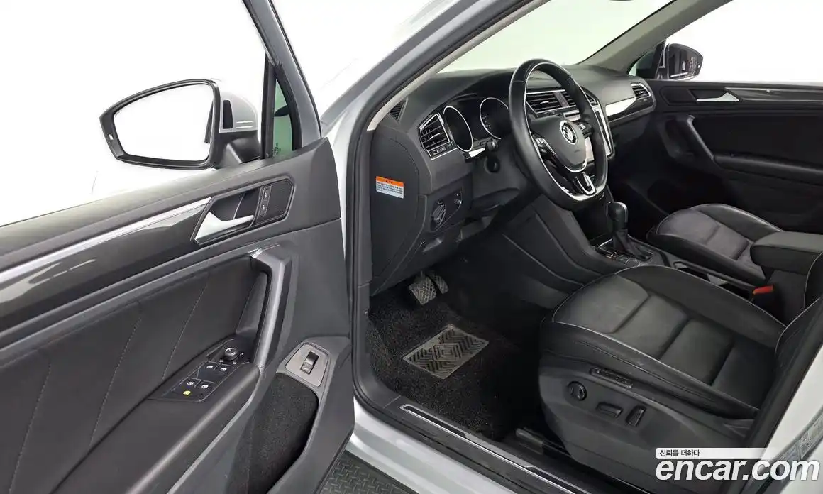 Volkswagen Tiguan 2020 2.0 автомат (гидро), фото 13