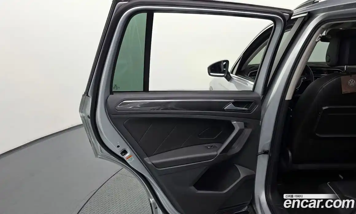 Volkswagen Tiguan 2020 2.0 автомат (гидро), фото 15