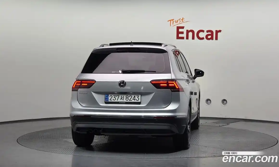 Volkswagen Tiguan 2020 2.0 автомат (гидро), фото 4