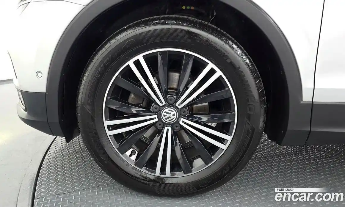 Volkswagen Tiguan 2020 2.0 автомат (гидро), фото 5