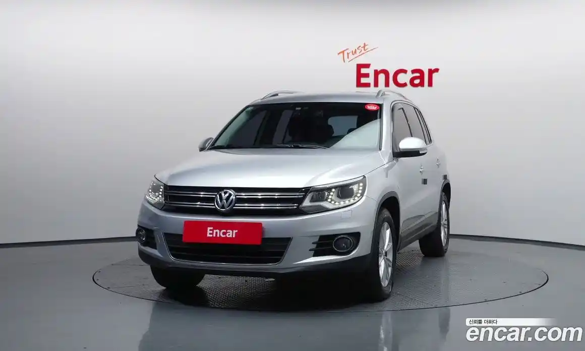 Volkswagen Tiguan 2012 2.0 автомат (гидро), фото 3
