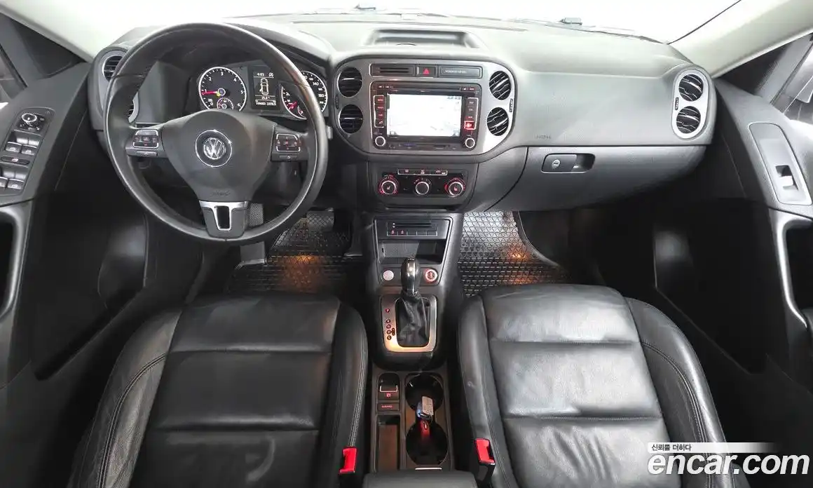 Volkswagen Tiguan 2012 2.0 автомат (гидро), фото 7