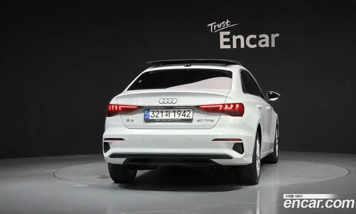 Audi A3 2022 2.0 автомат (гидро), фото 4