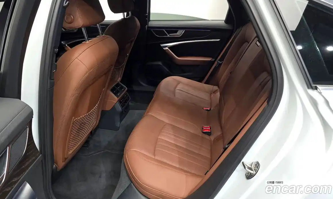 Audi A6 2020 2.0 автомат (гидро), фото 17
