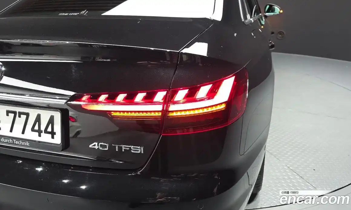 Audi A4 2023 2.0 автомат (гидро), фото 8