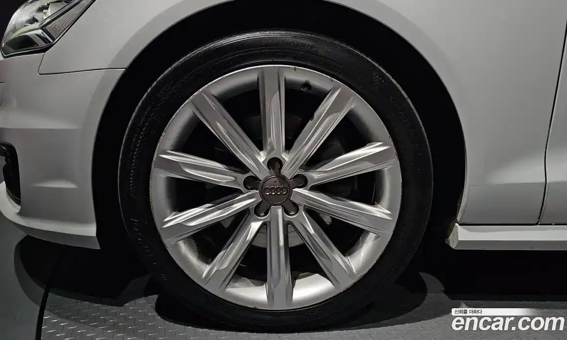 Audi A6 2015 3.0 автомат (гидро), фото 5