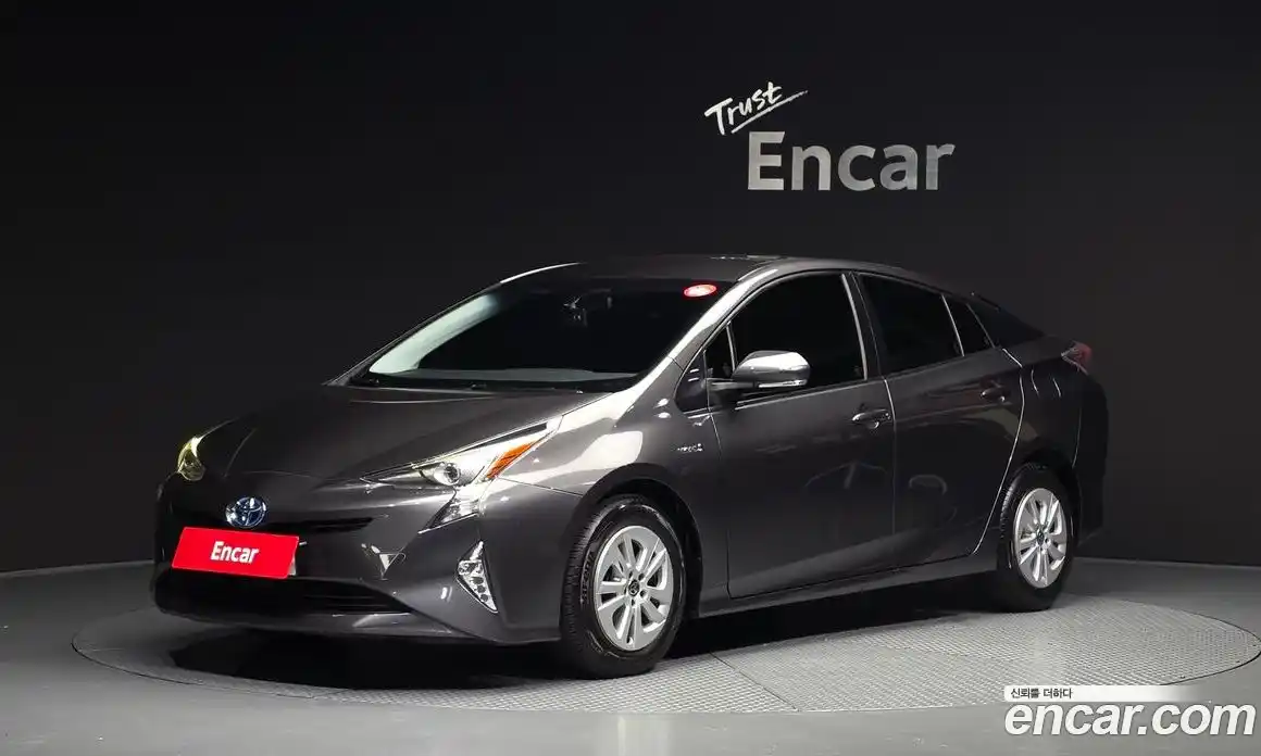 Toyota Prius 2018 1.8 автомат (гидро), фото 1 Toyota Prius 2018 1.8 автомат (гидро), фото 1