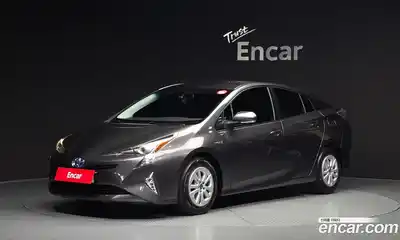 Toyota Prius 2018 1.8 автомат (гидро), миниатюра 1 Toyota Prius 2018 1.8 автомат (гидро), миниатюра 1