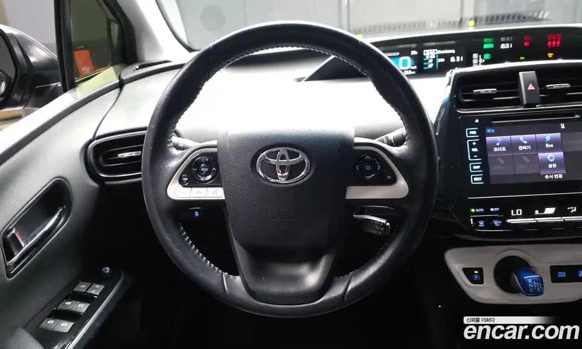 Toyota Prius 2018 1.8 автомат (гидро), фото 13 Toyota Prius 2018 1.8 автомат (гидро), фото 13