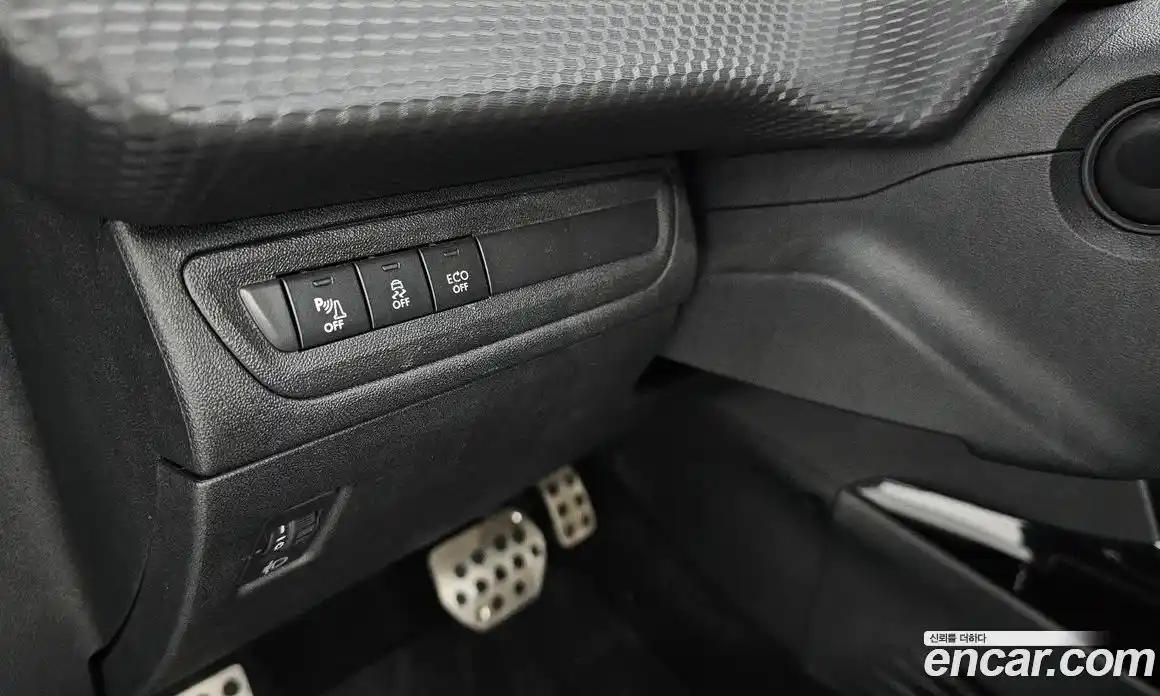 Peugeot 2008 2017 1.6 автомат (гидро), фото 13