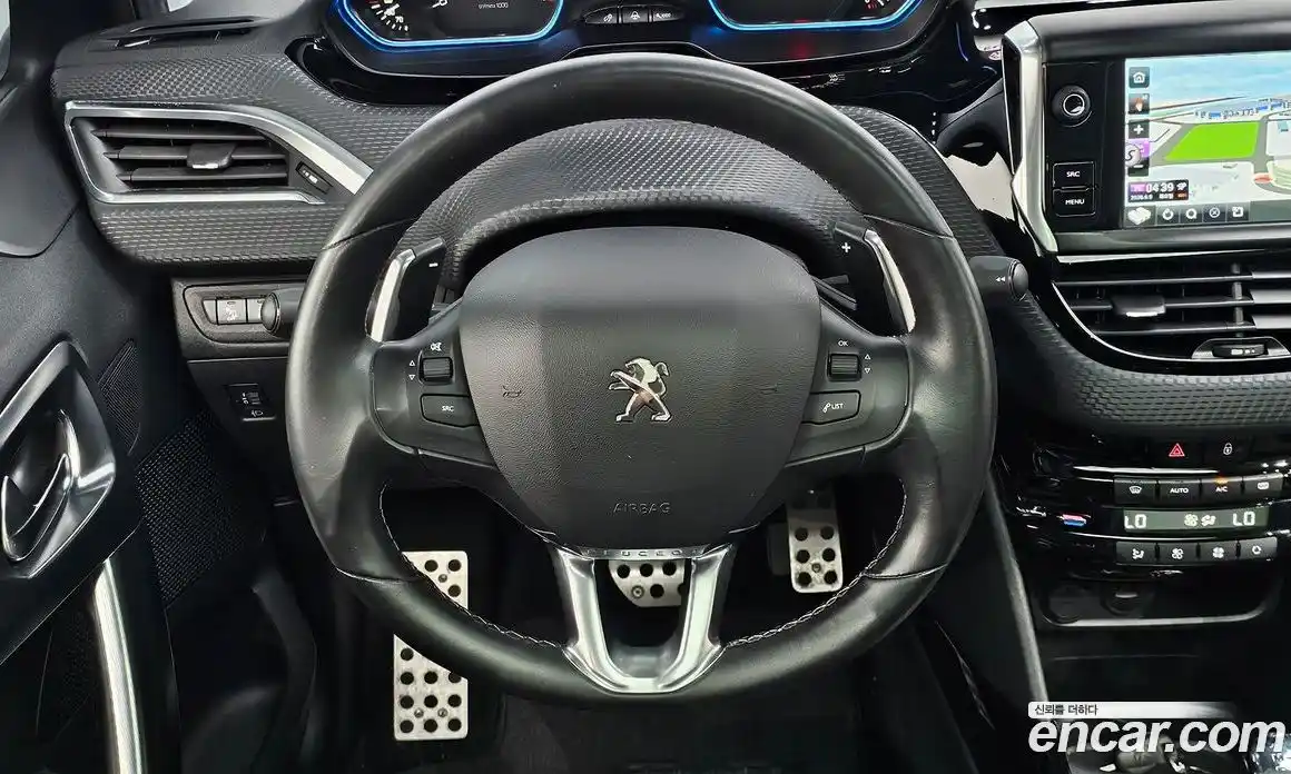 Peugeot 2008 2017 1.6 автомат (гидро), фото 15