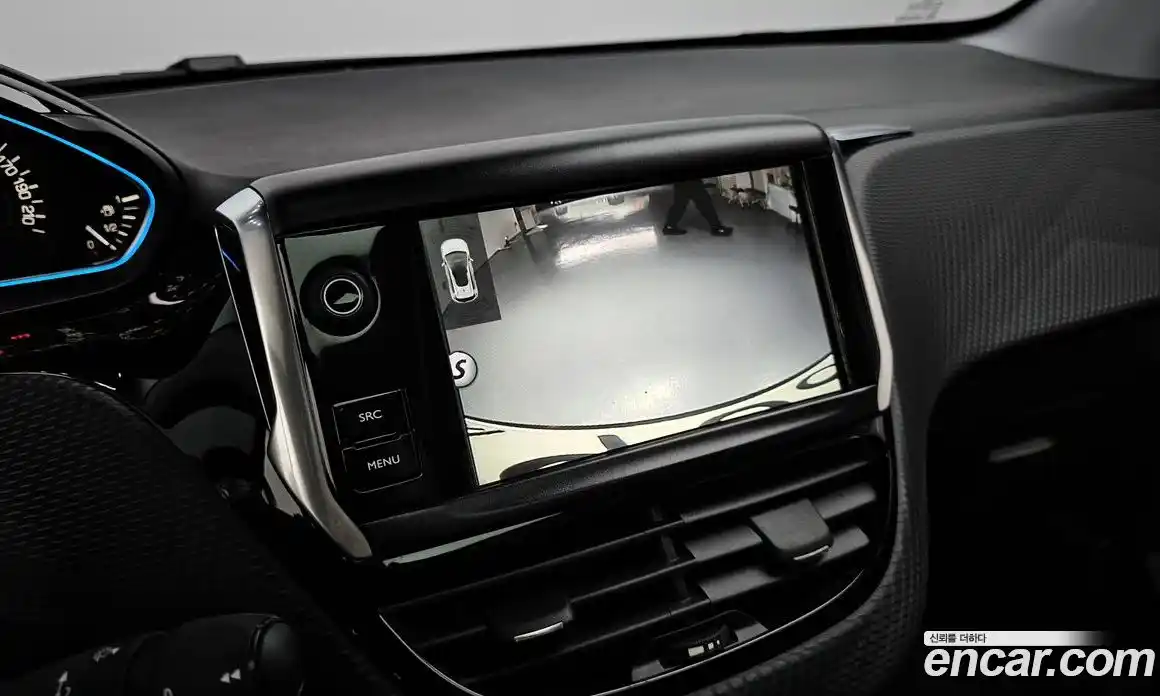 Peugeot 2008 2017 1.6 автомат (гидро), фото 17