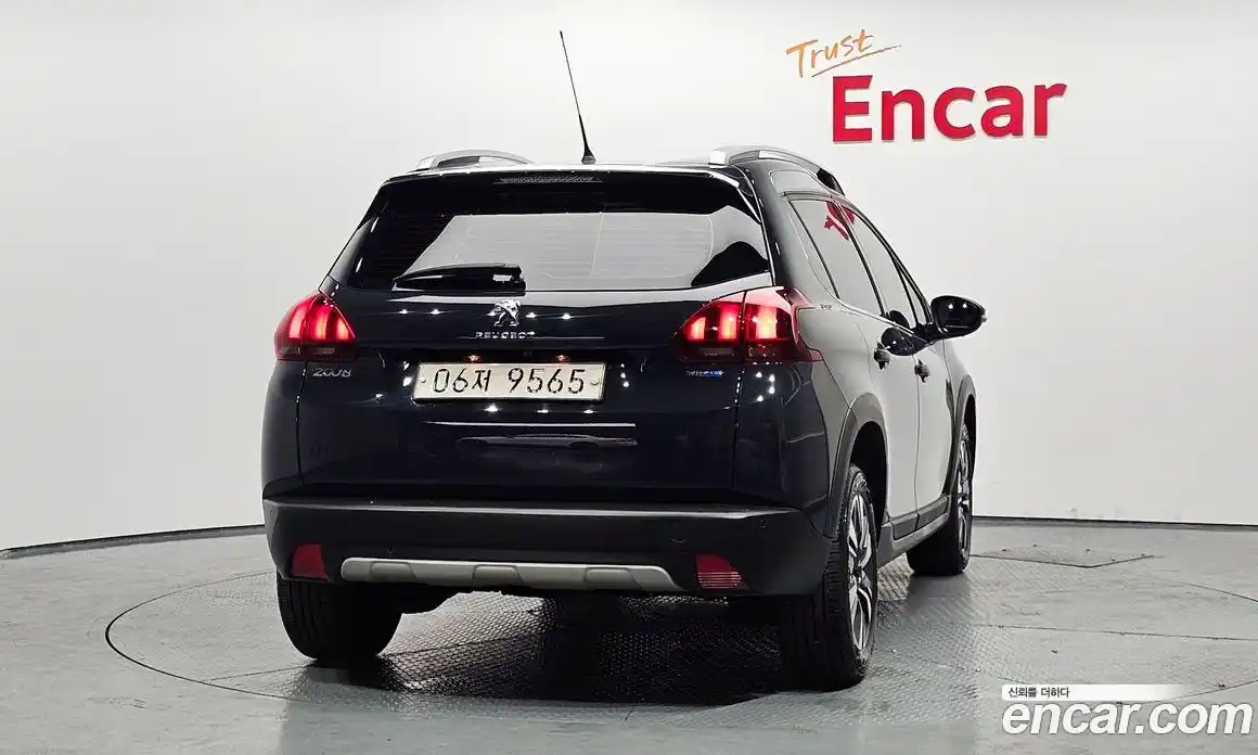 Peugeot 2008 2017 1.6 автомат (гидро), фото 4