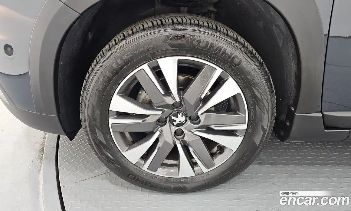 Peugeot 2008 2017 1.6 автомат (гидро), фото 5