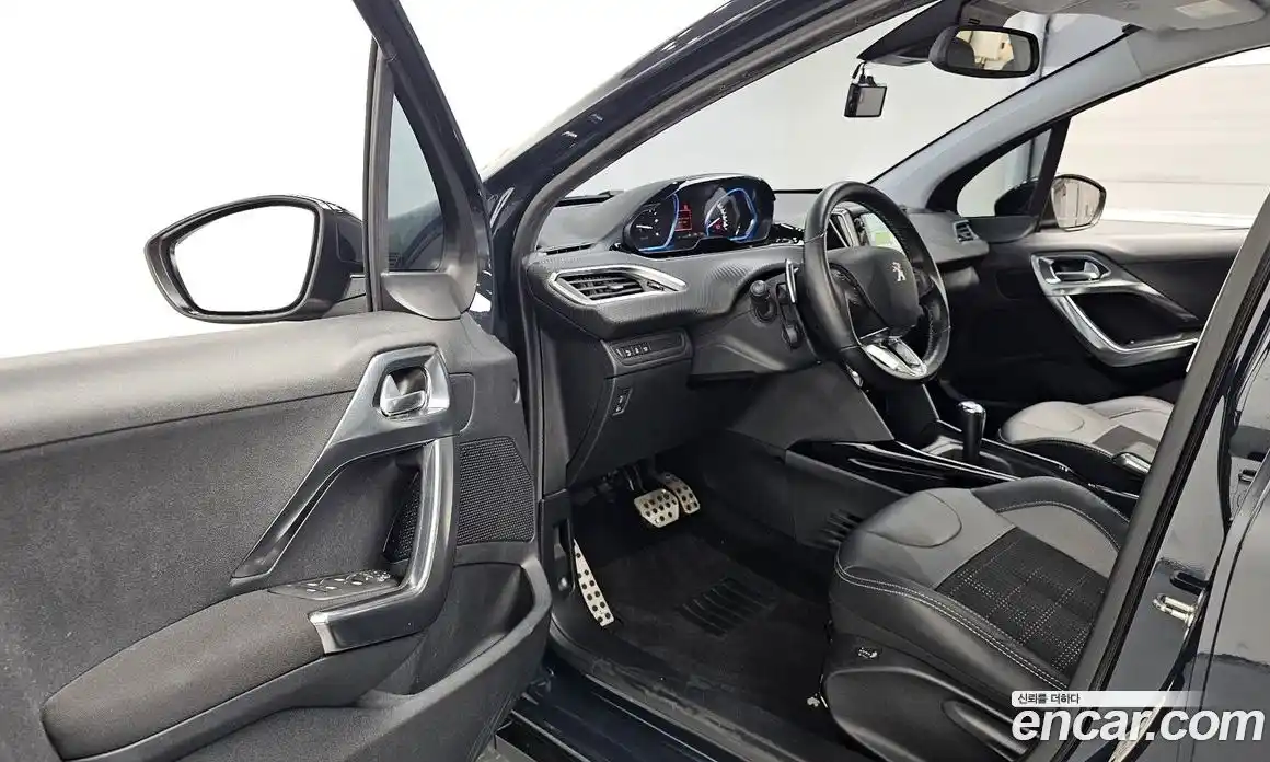 Peugeot 2008 2017 1.6 автомат (гидро), фото 10