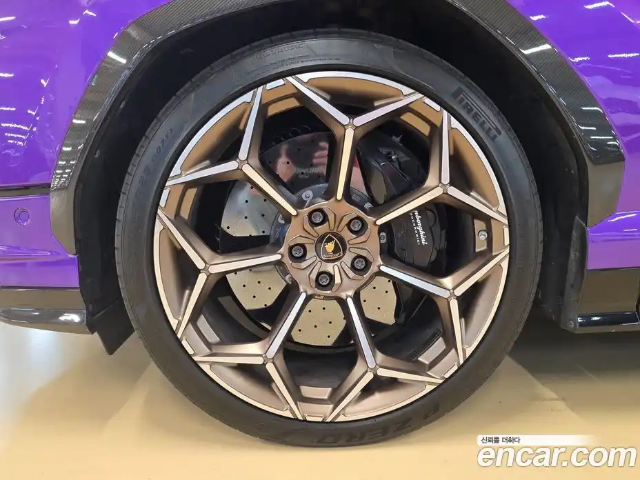 Lamborghini Urus 2023 4.0 автомат (гидро), фото 6 Lamborghini Urus 2023 4.0 автомат (гидро), фото 6