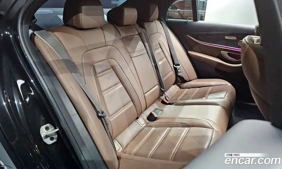 Mercedes-Benz E-Class 2018 4.0 автомат (гидро), фото 17